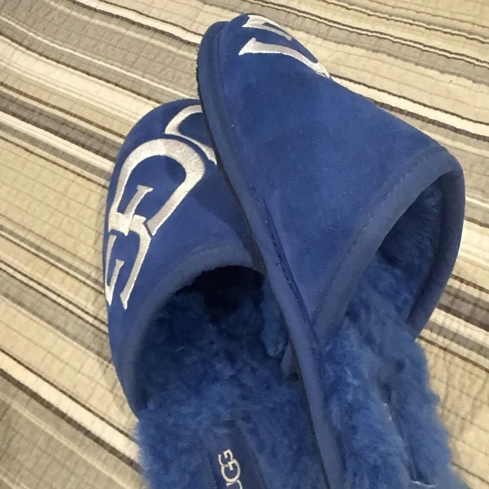 Man's Slippers UGG Scuff Logo Size 8